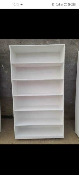 Bibliothèque blanche moderne