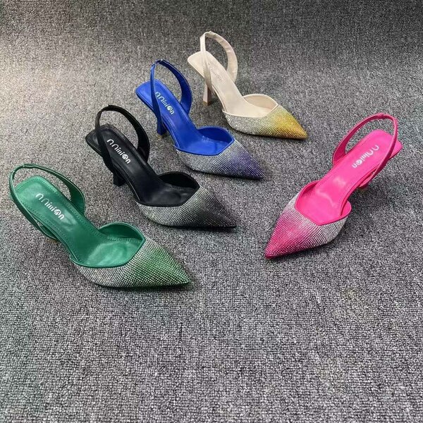 Open-heel, pointed-toe shoes