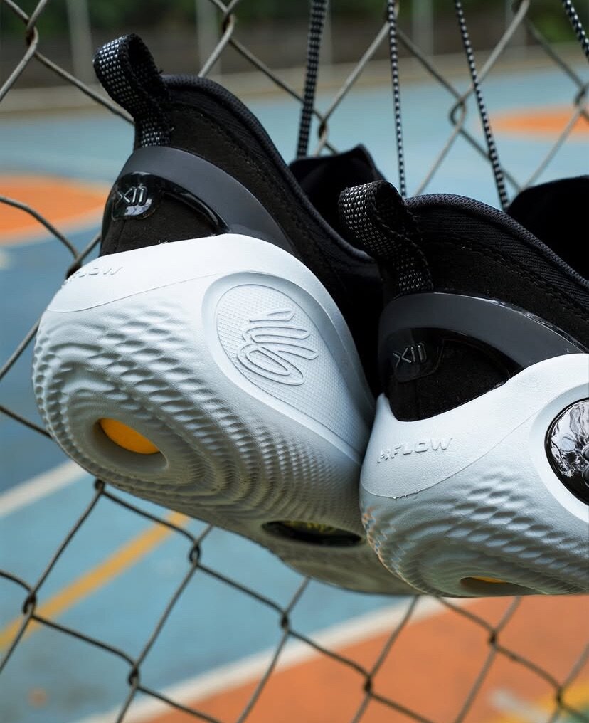 UNDER AMOUR x CURRY 12