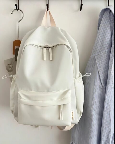 Sac à dos blanc moderne
