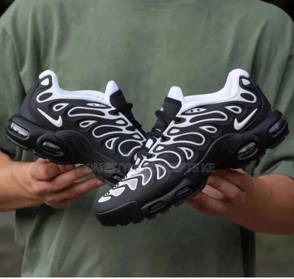 Baskets Noir et Blanc Unisexes