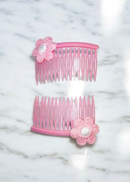 Hair pins for kids.