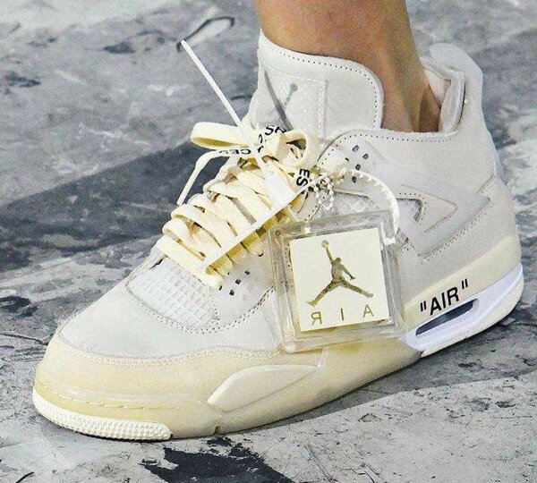 AIR JORDAN 4 SNEAKER