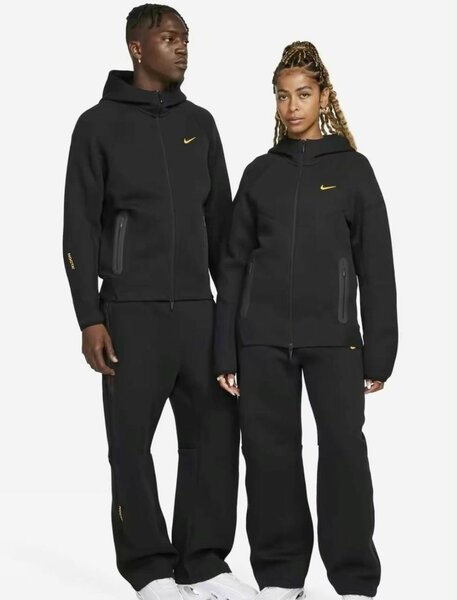 Ensemble survêtement Nike tech