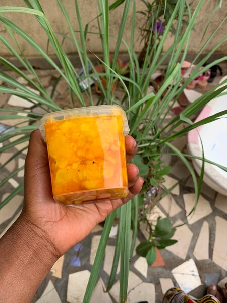 Assortiment de fruits en conserve