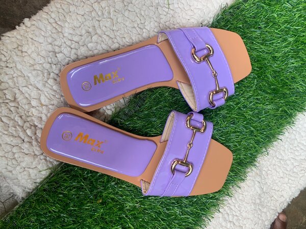 Ladies slippers