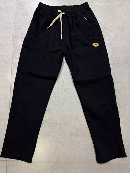 Черные джинсы