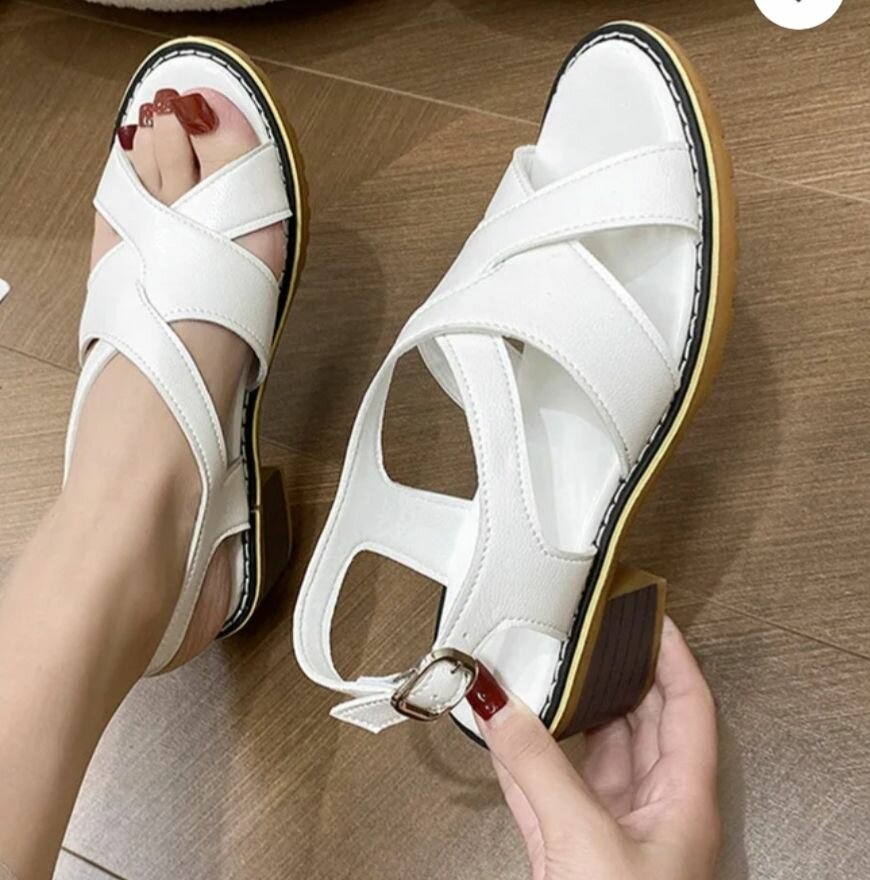 Sandales à talon blanc chic