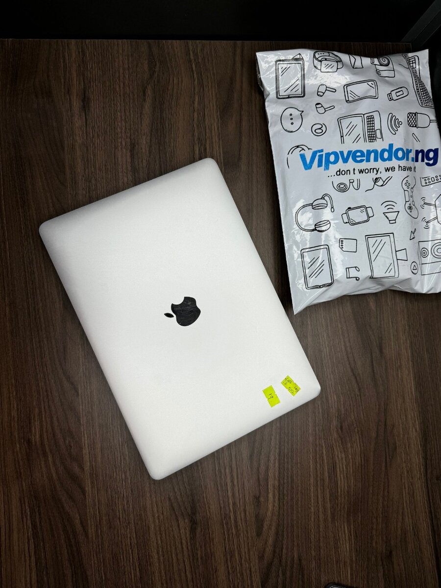 MacBook PRO 2017 CORE i7 13inch