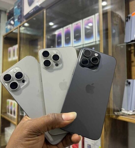 iPhone 15 pro Max ESM