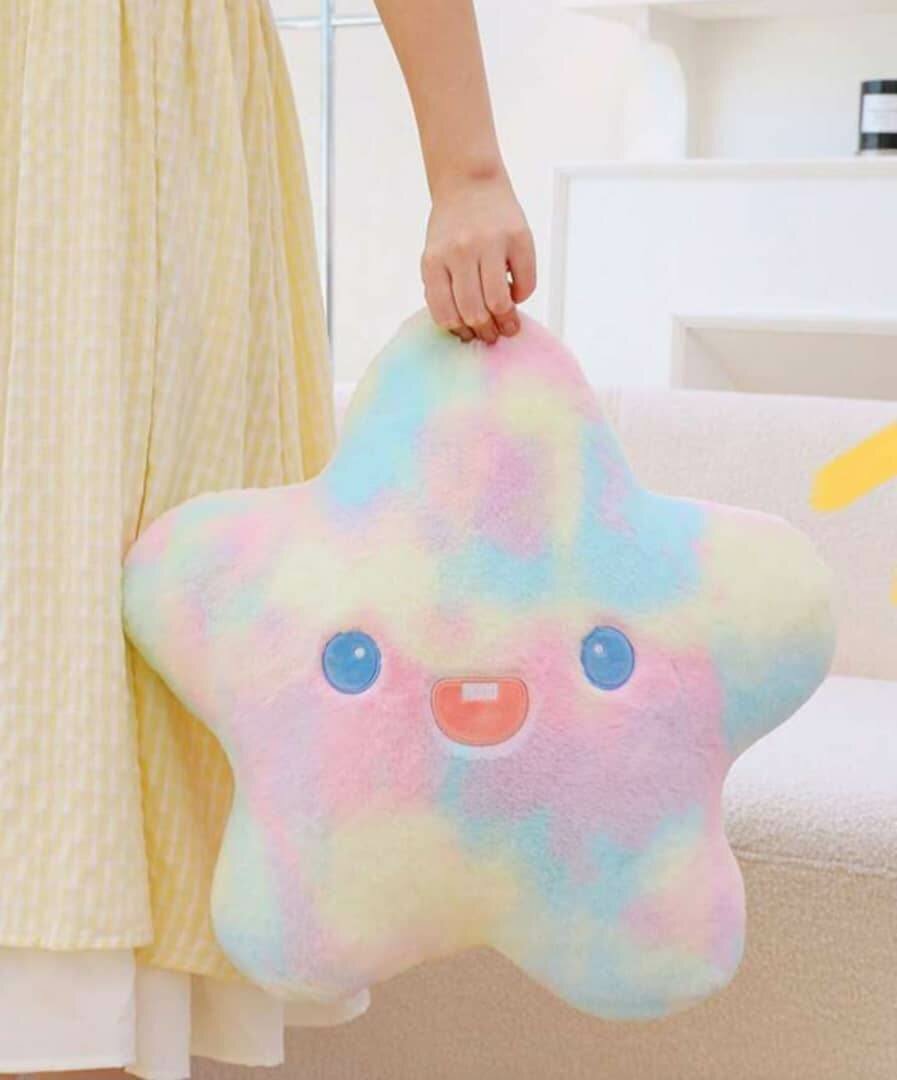 Coussin en peluche arc-en-ciel