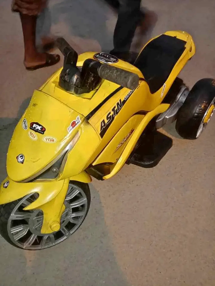 Moto électrique enfant jaune