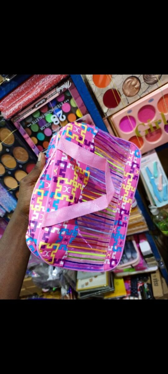 Trousse de maquillage colorée