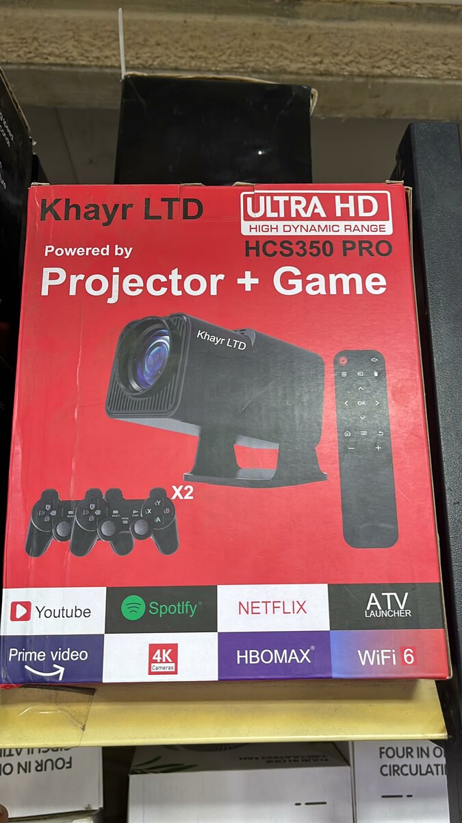 Projecteur 4K avec Console