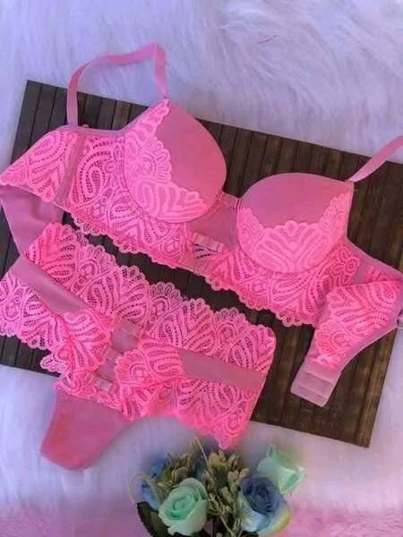 Ensemble de lingerie en dentelle