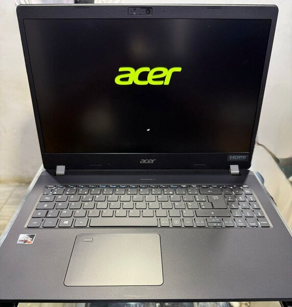 PC Acer Acer TravelMate P215-4