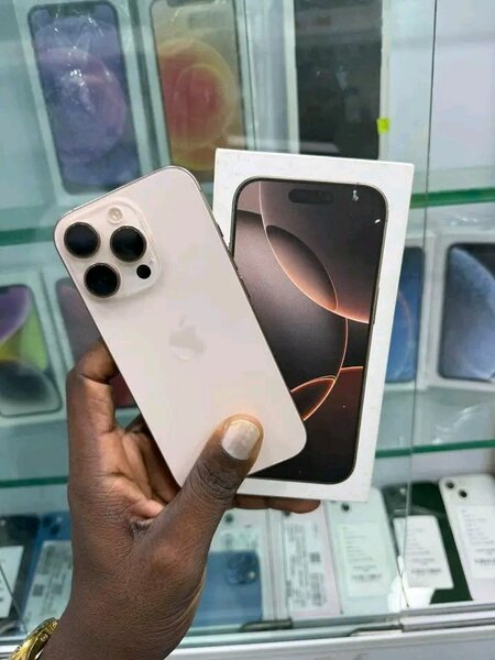 iPhone 14 Pro Max argent neuf