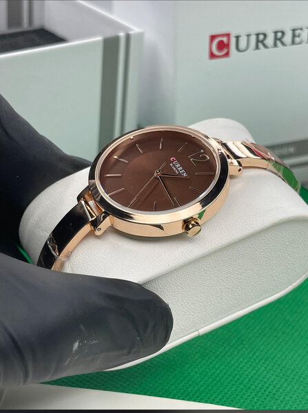 Montre élégante pour femme Curren