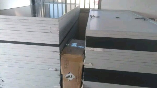 550W monocrystaline panel.