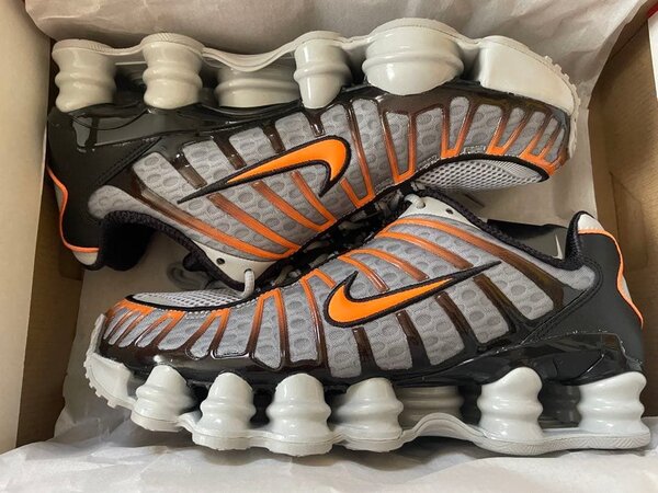 Baskets Nike Shox Orange