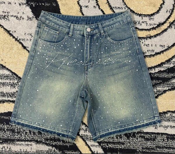 Shorts jean avec strass !