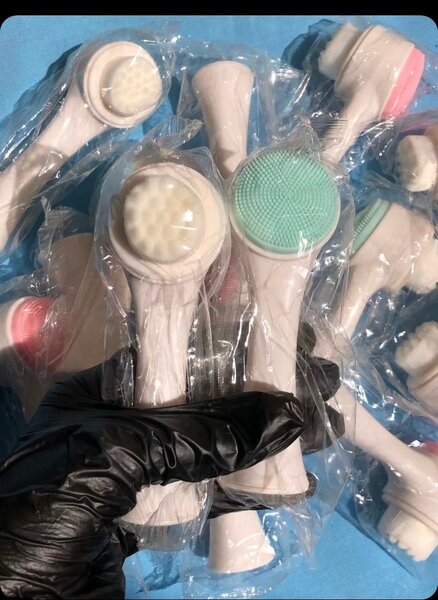 Silicon face scrubber