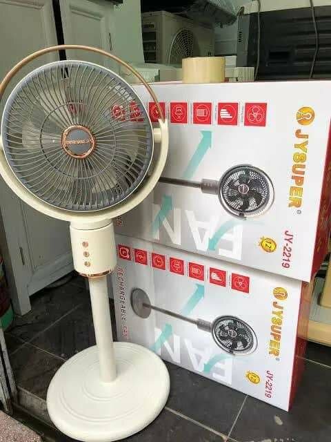 Ventilateur rechargeable de sol rétractable