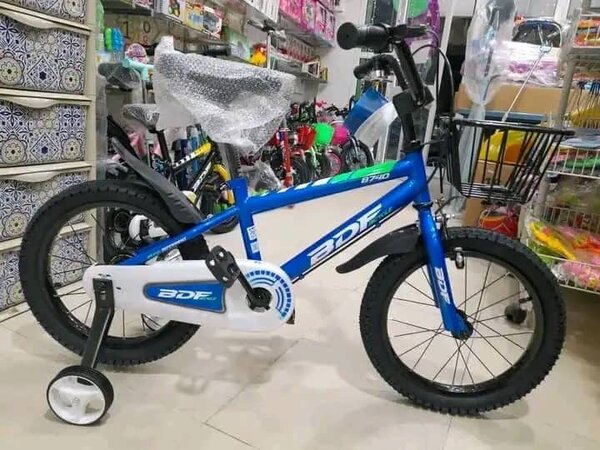 Vélo Enfant avec Stabilisateurs