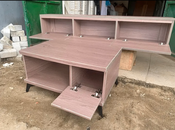 Table TV moderne en bois avec rangements