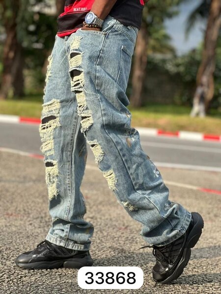 Jean déchiré moderne homme