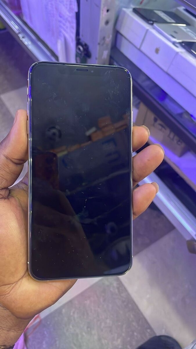 iPhone XS Max 64 and 256 available