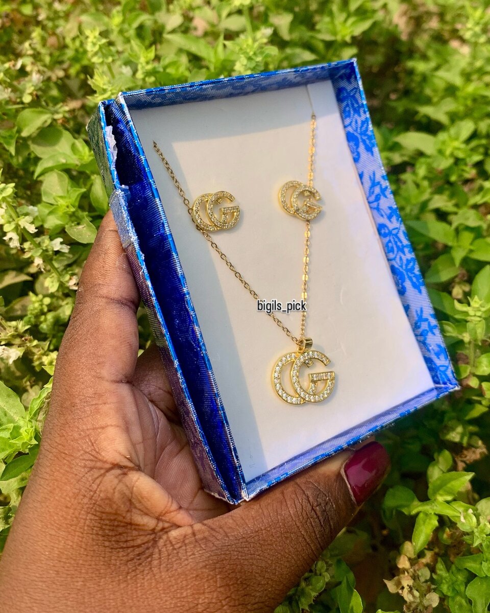 Necklace and earring set