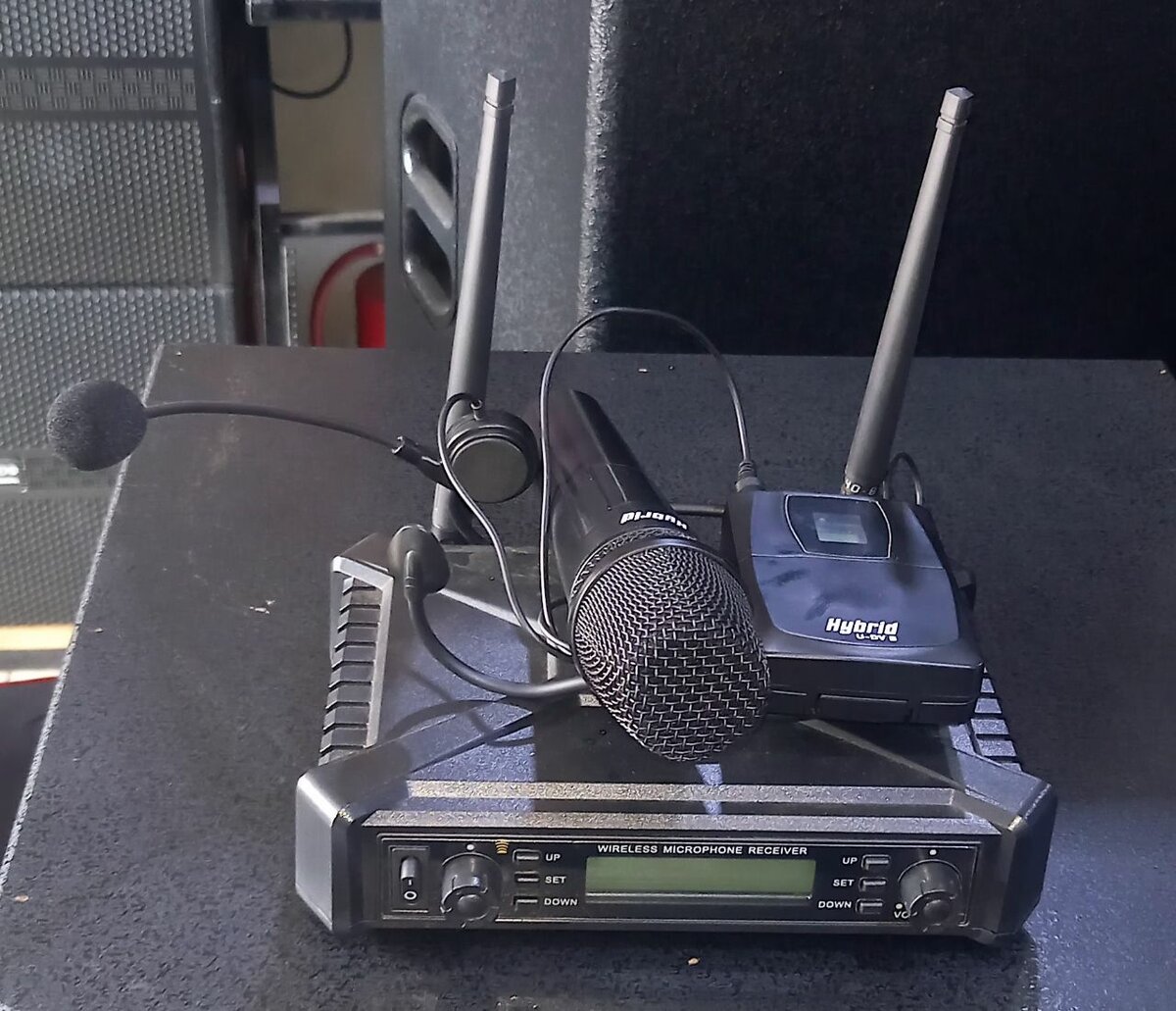 WIRELESS MICROPHONE SET