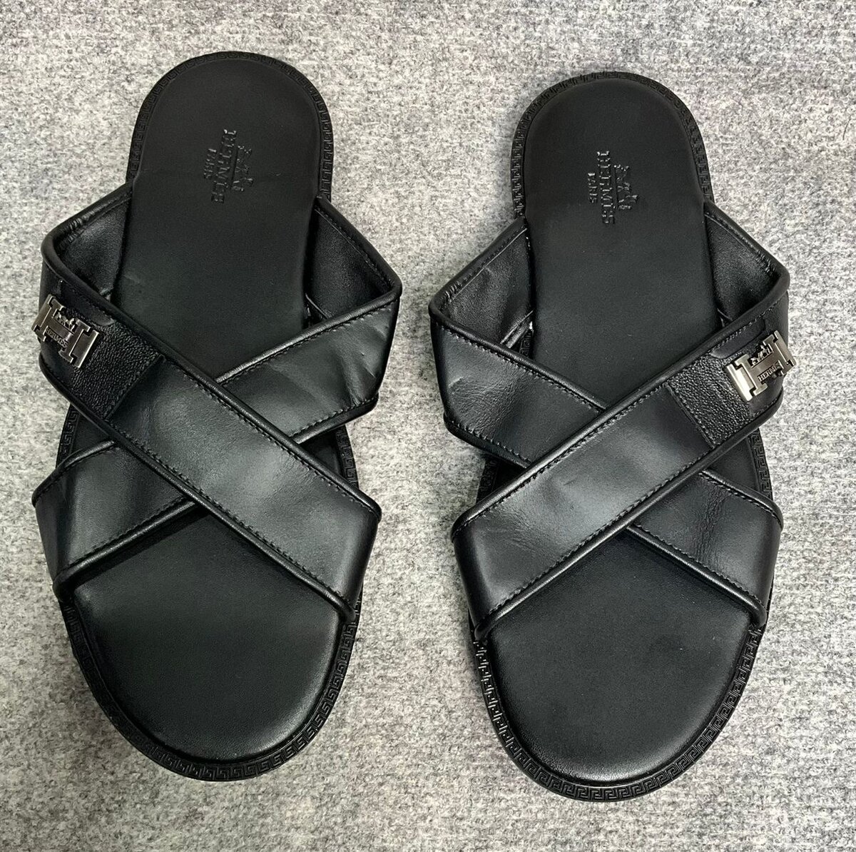 Sandales en cuir noir élégantes