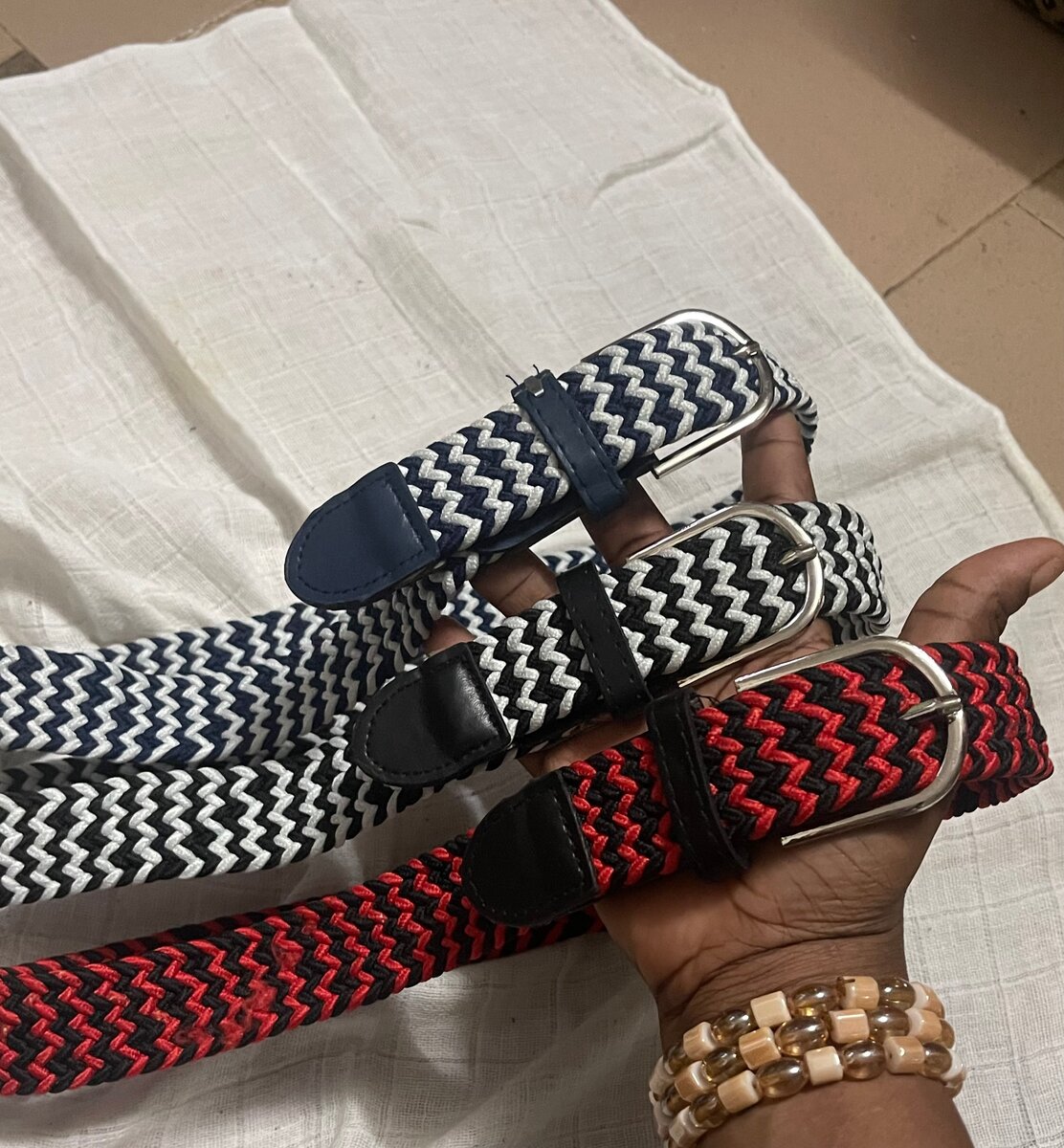 Ceinture en cuir boucle dorée
