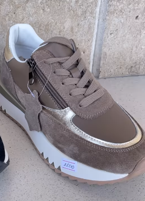 Кожаные кроссовки 