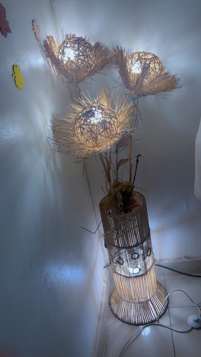Lampe artisanale en rotin