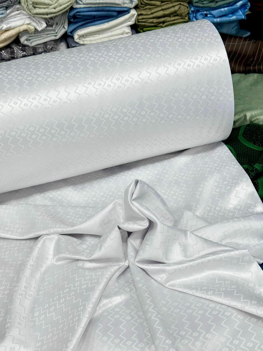 le tissu à rayures blanc