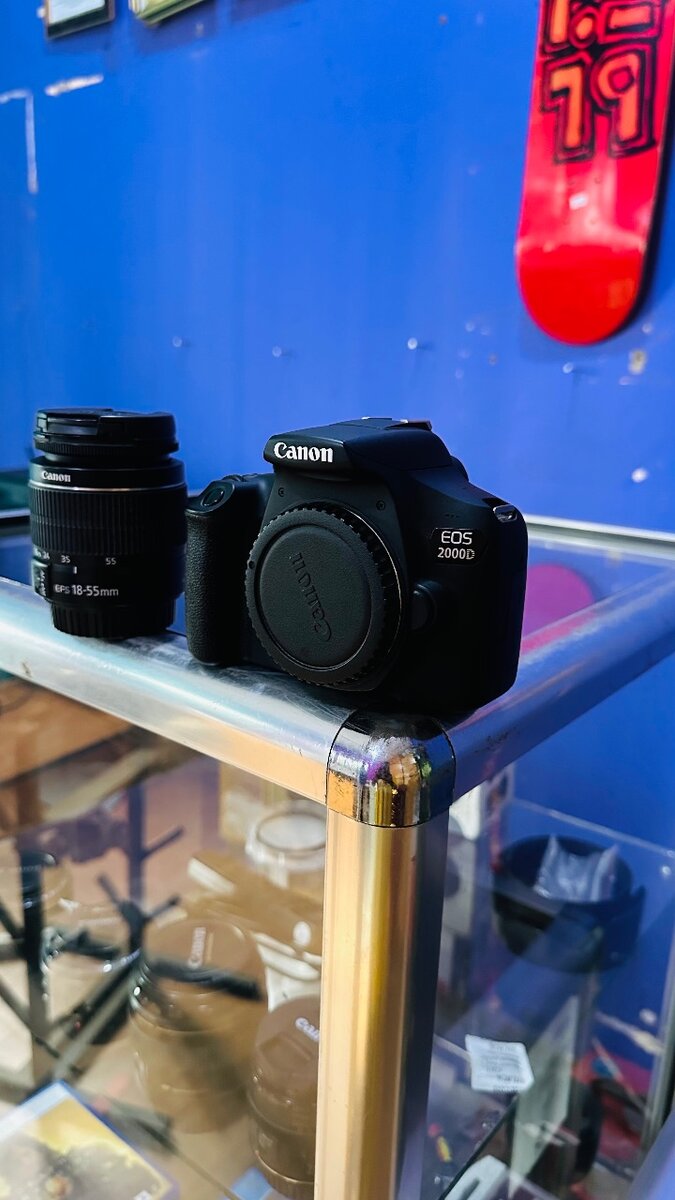 Canon 2000D 24MP