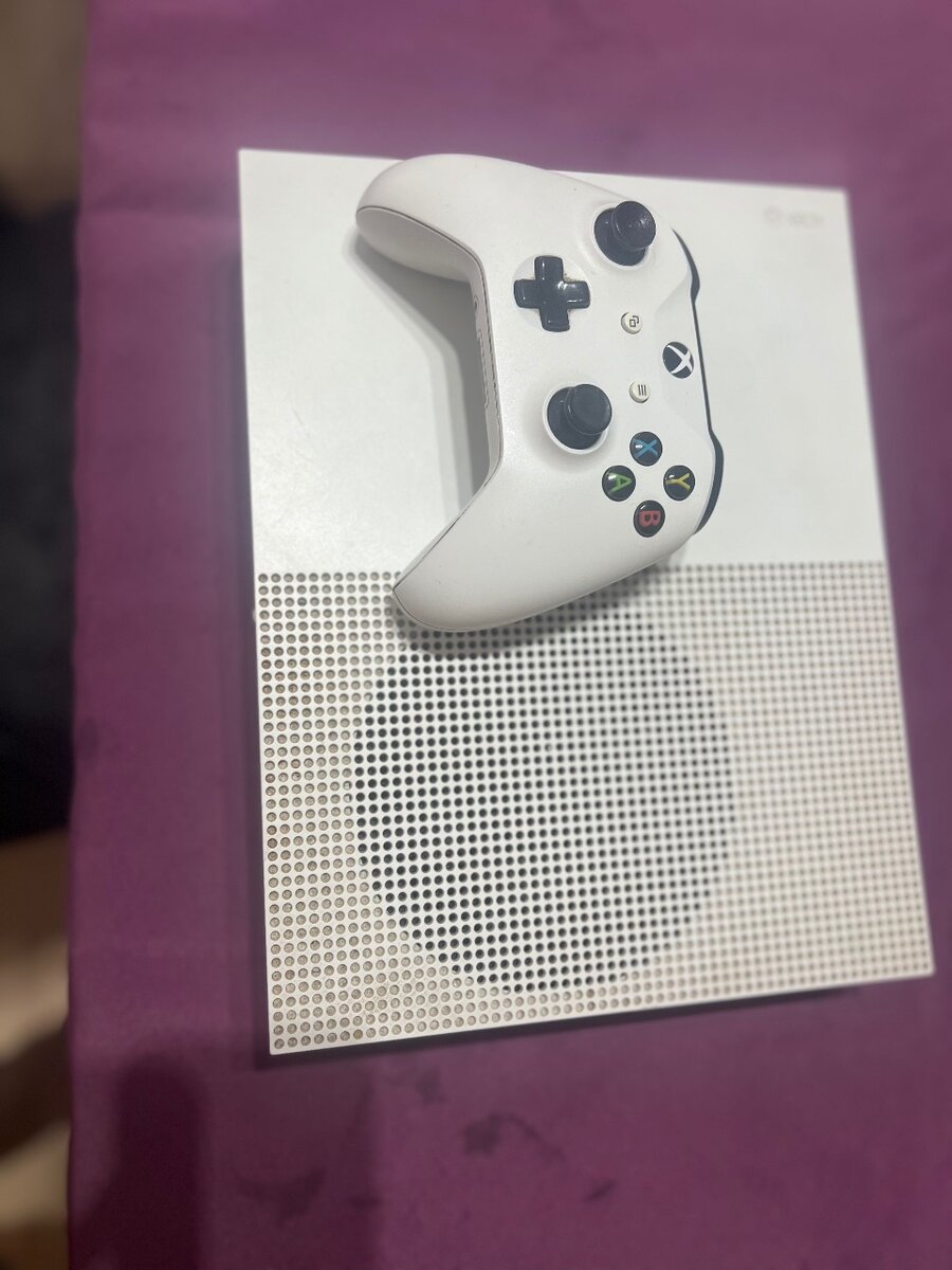 Xbox One S Console Quasi Neuve