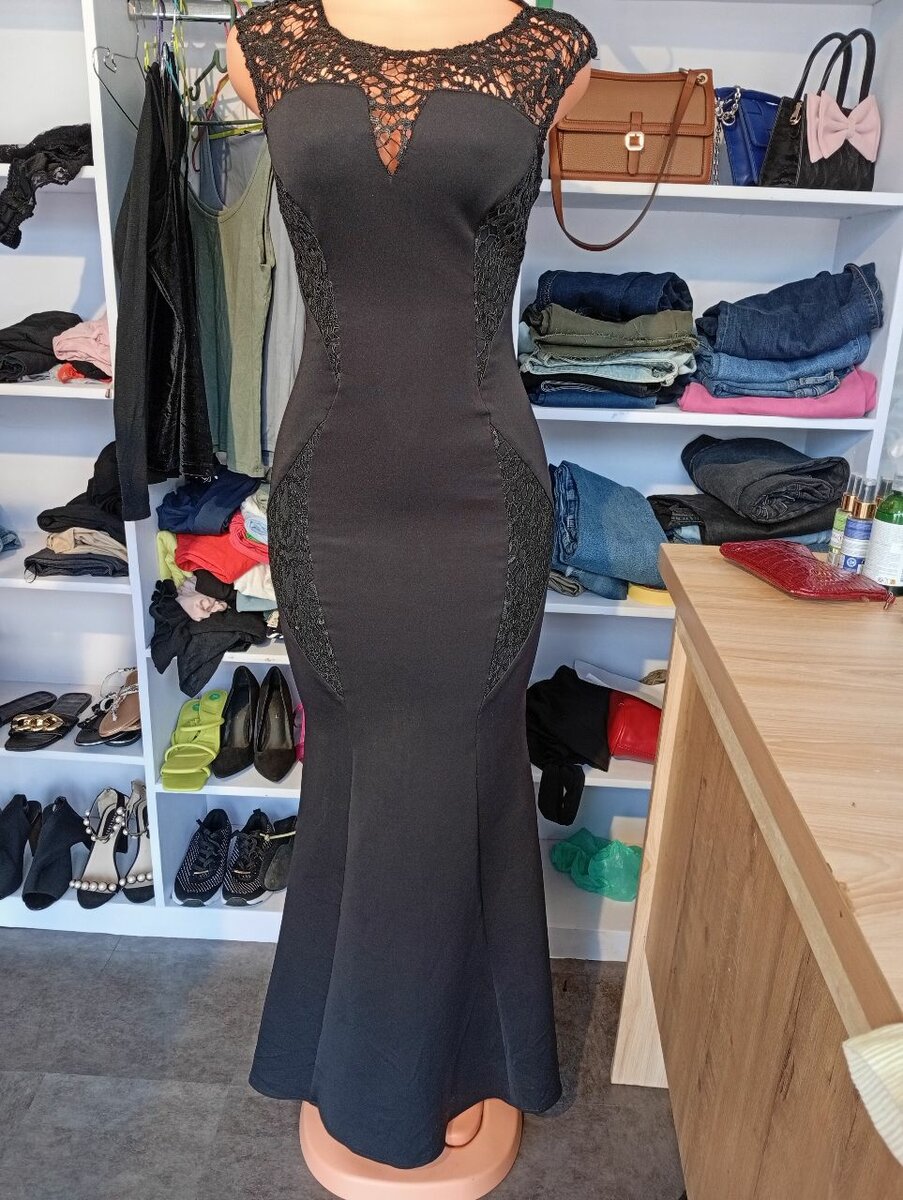 Black elegant dress
