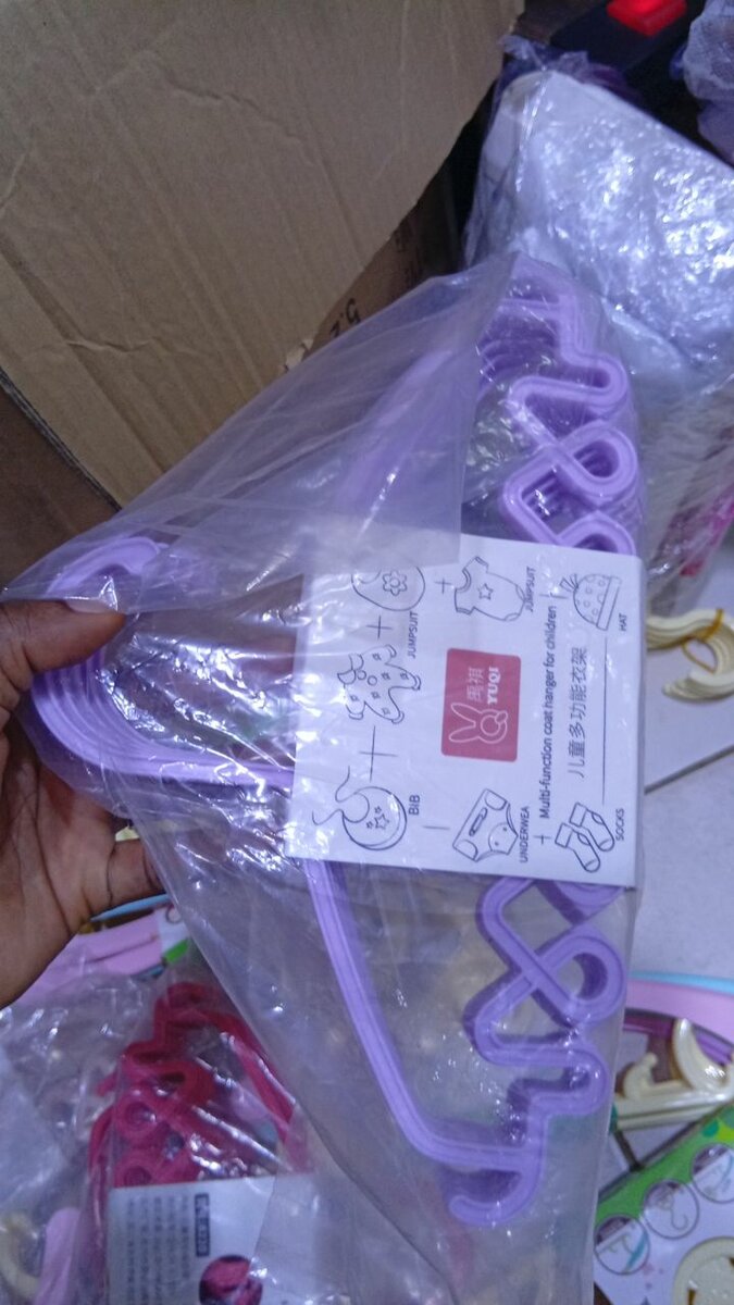 Cintres multifonctions pour enfants