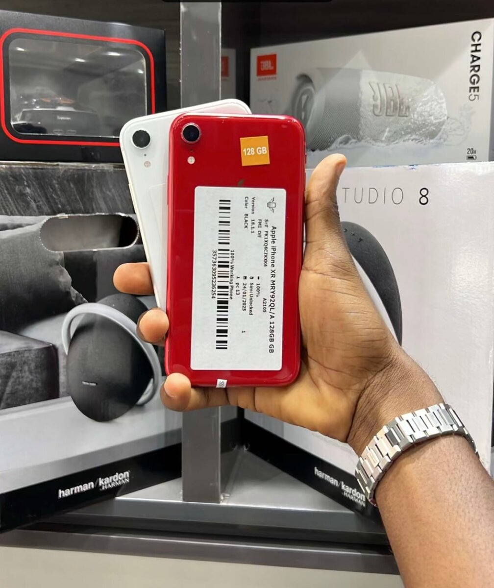 Uk used iPhone XR 128gb factory unlocked