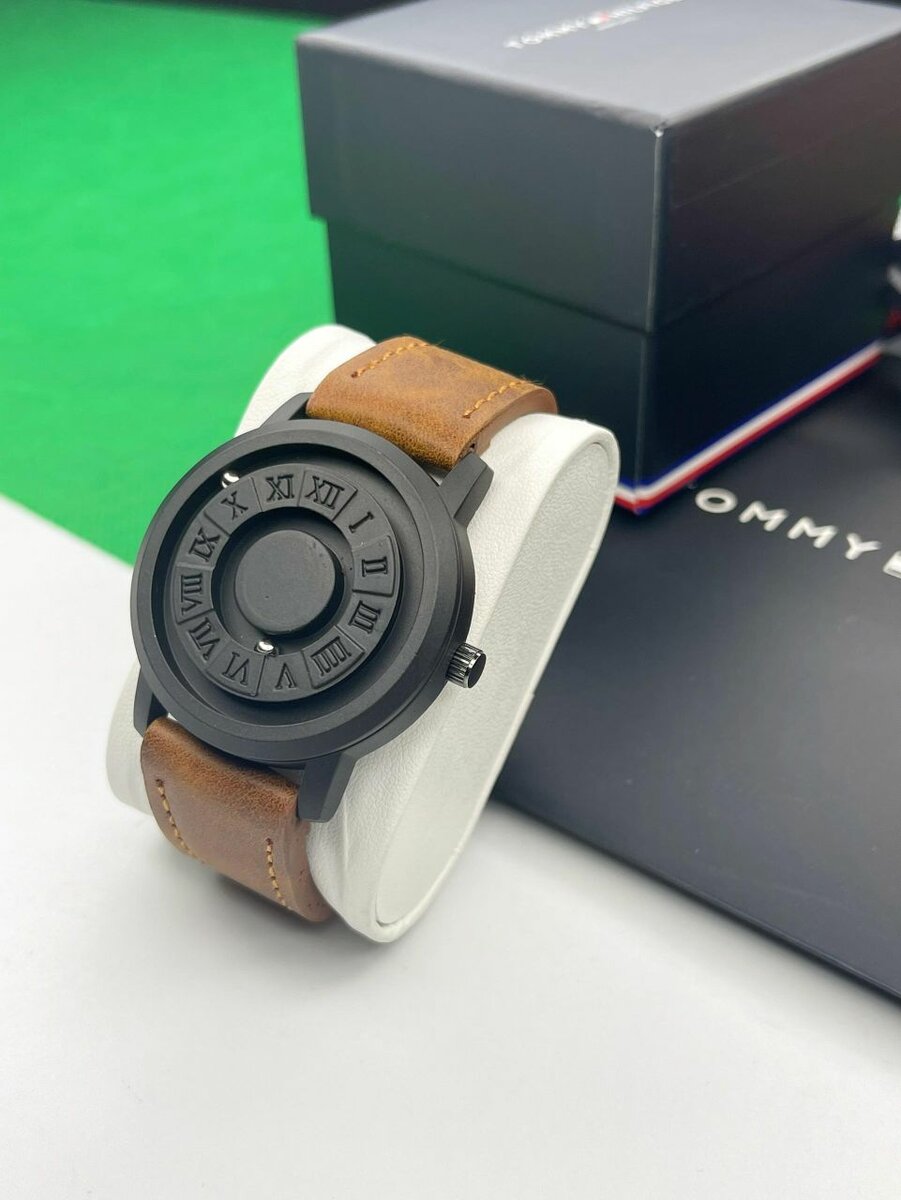 Montre foavec bracelet en cuir