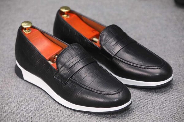 Mocassins en cuir noir élégants