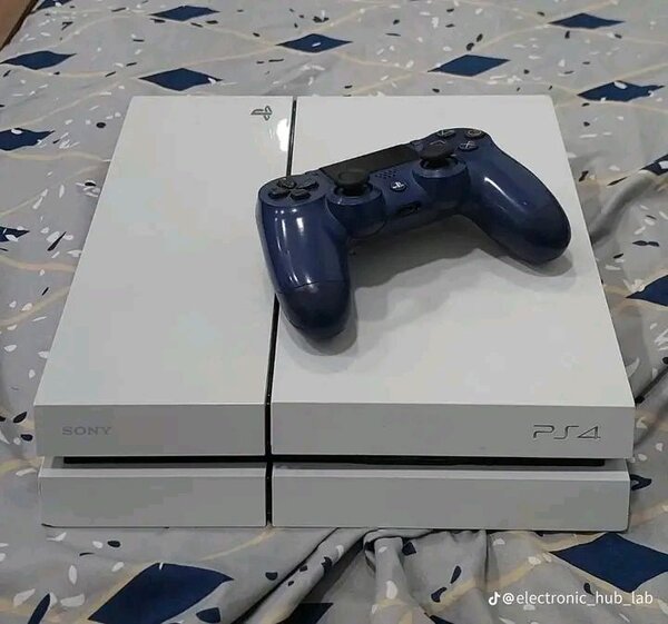 Console PS4 blanche Sony