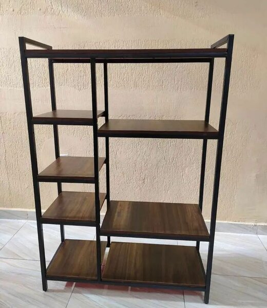 Étagère moderne en métal