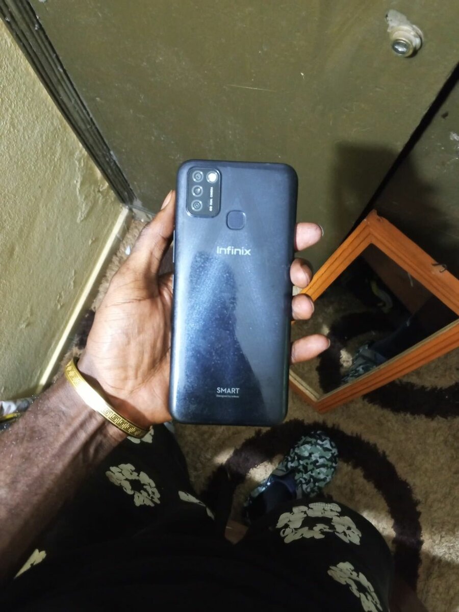 Smartphone Infinix 64GB Noir