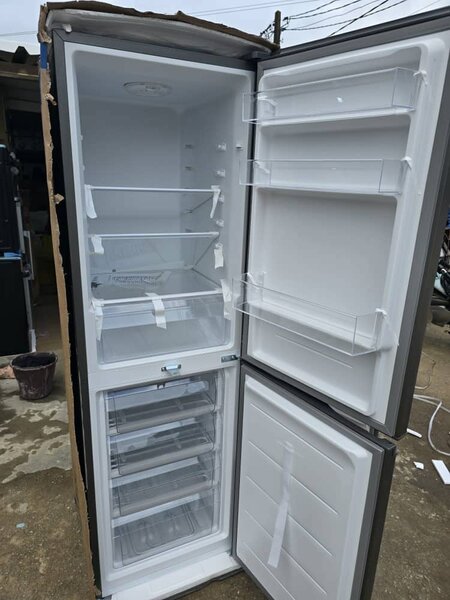 Grand réfrigérateur combiné NASCO