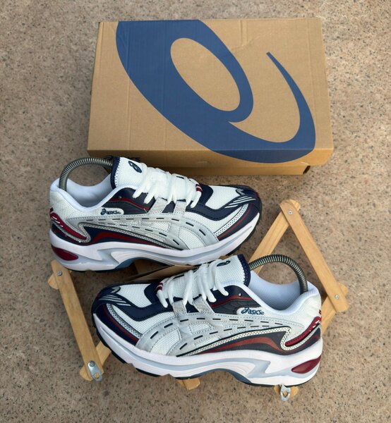 ASICS Baskets Mode Homme